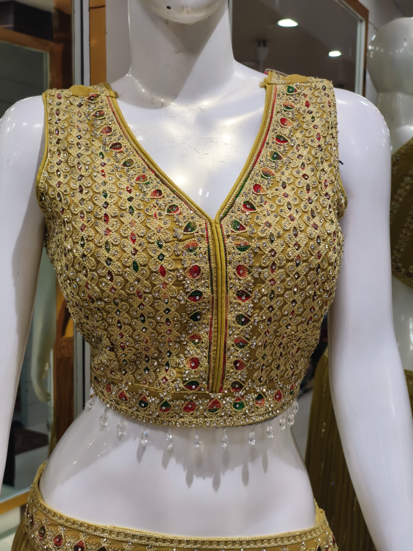 Crop- Top Lehenga 01/02