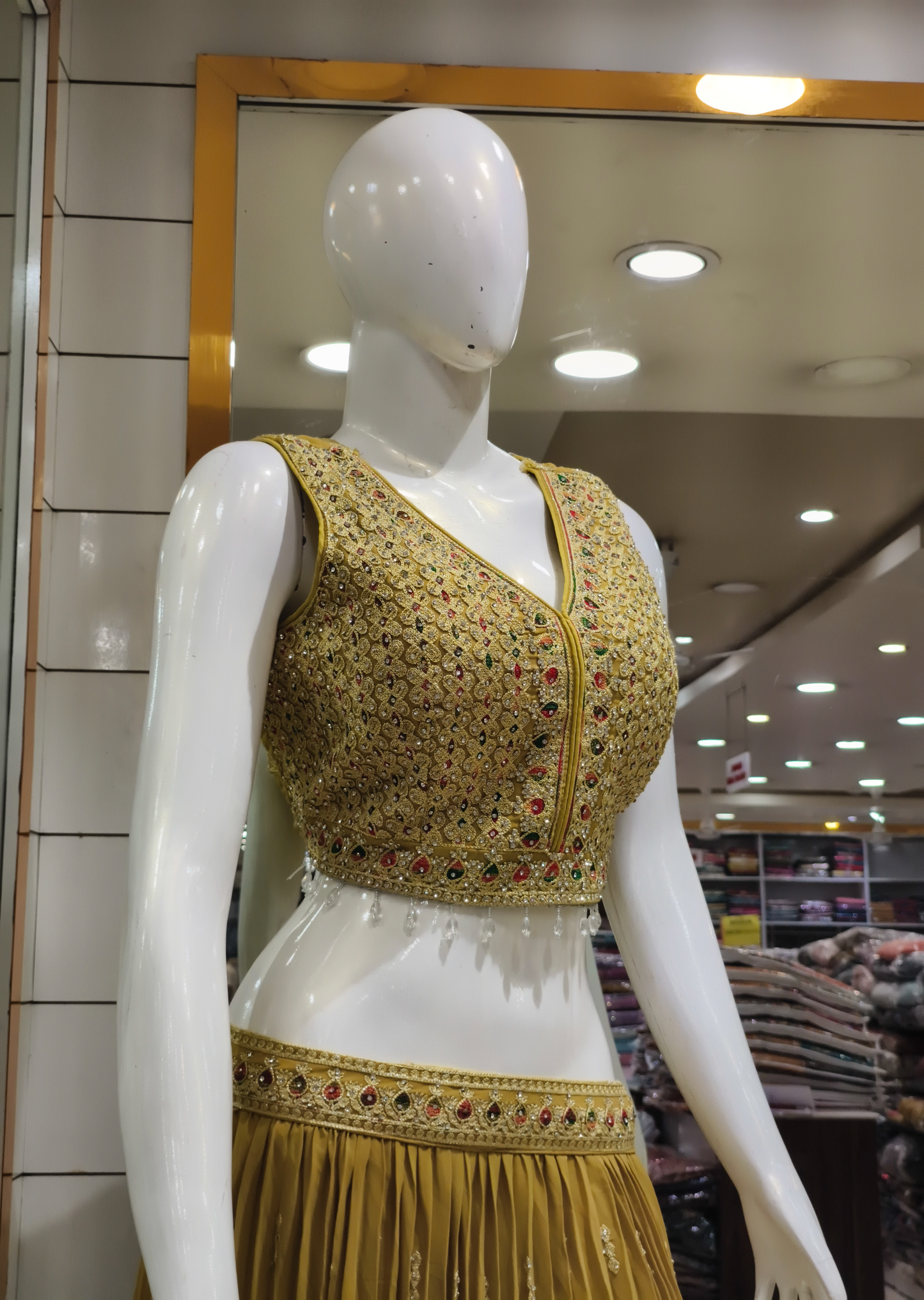 Crop- Top Lehenga 01/02