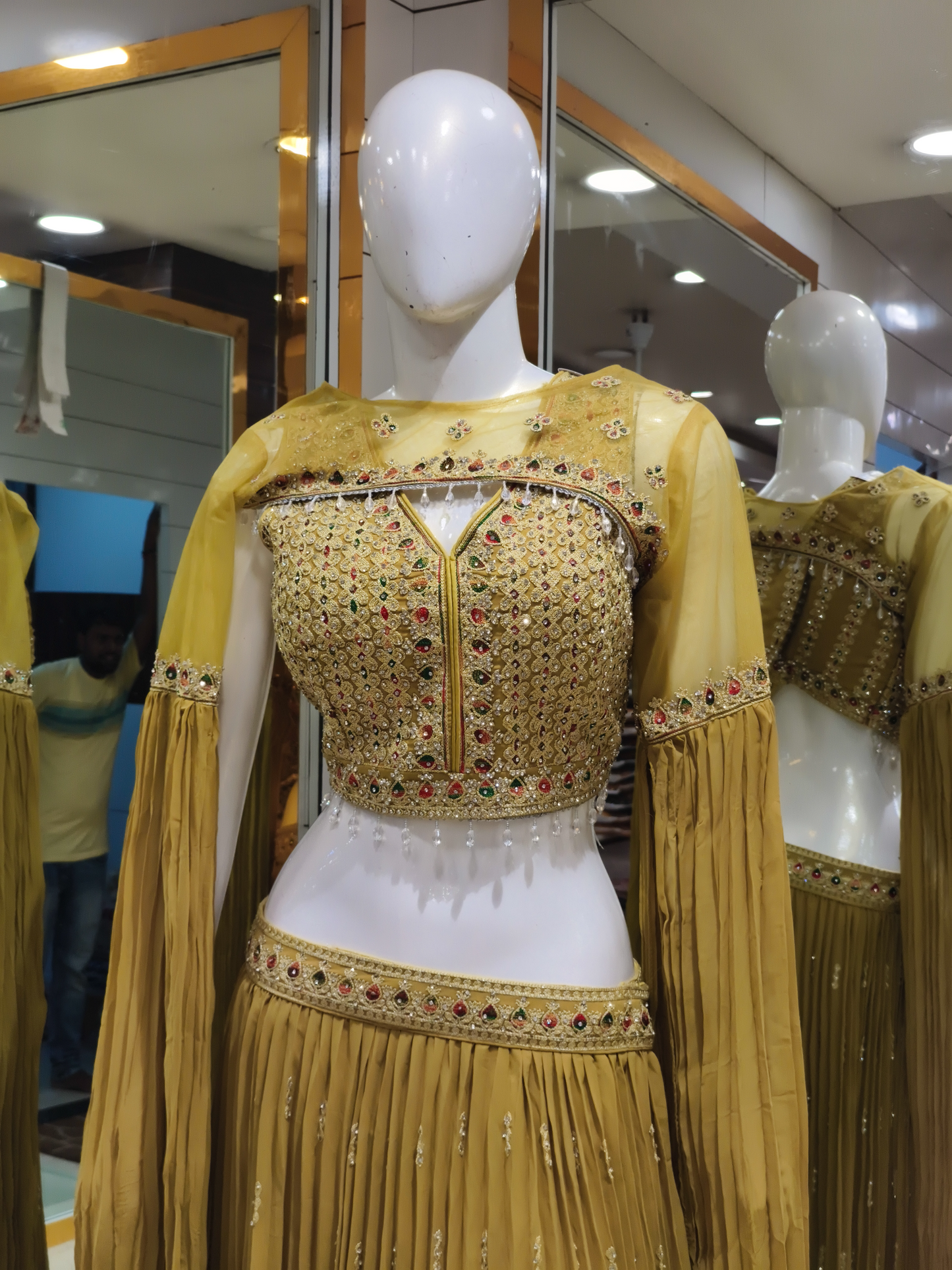 Crop- Top Lehenga 01/02