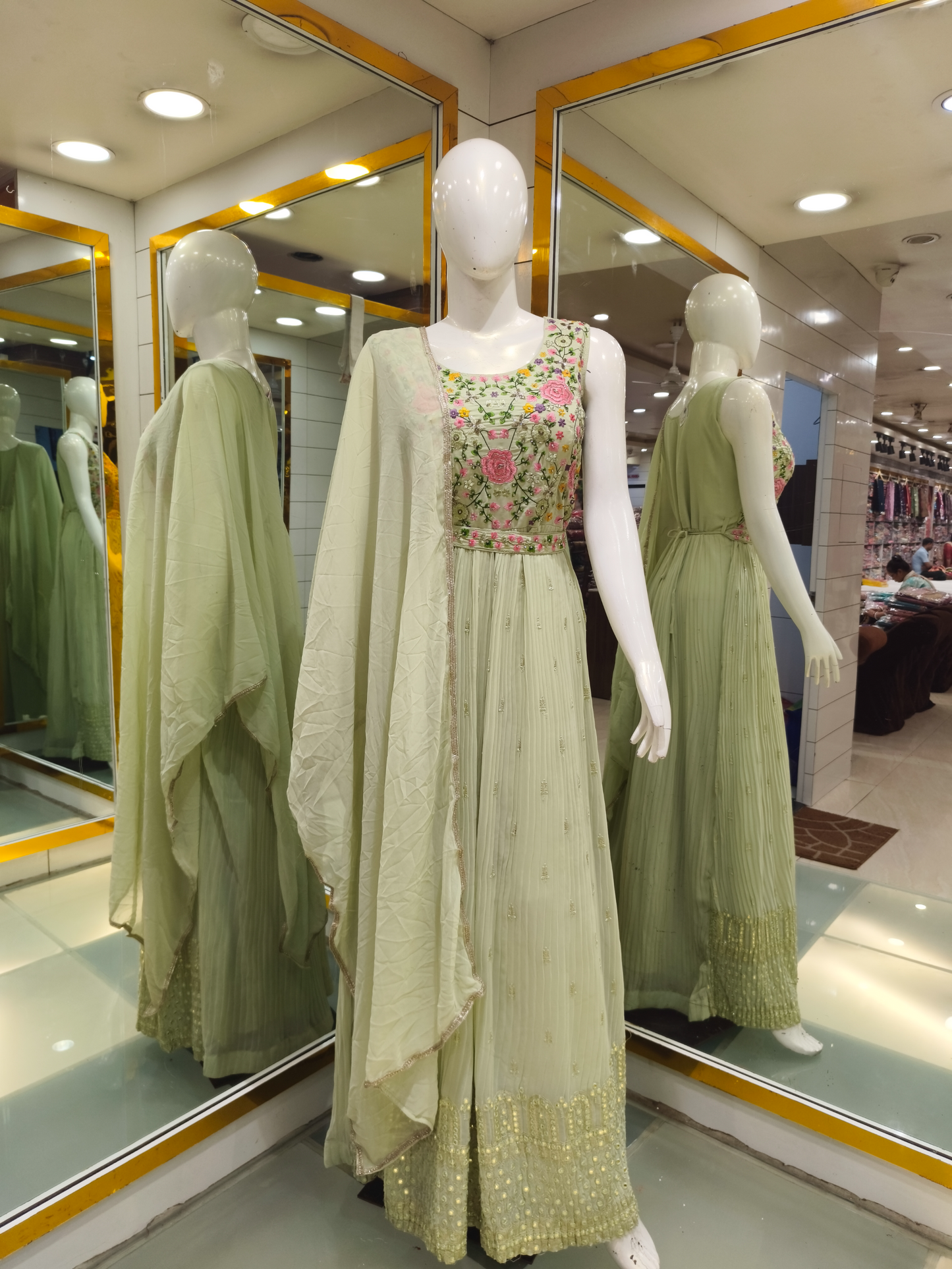 Nyara gown 13/02
