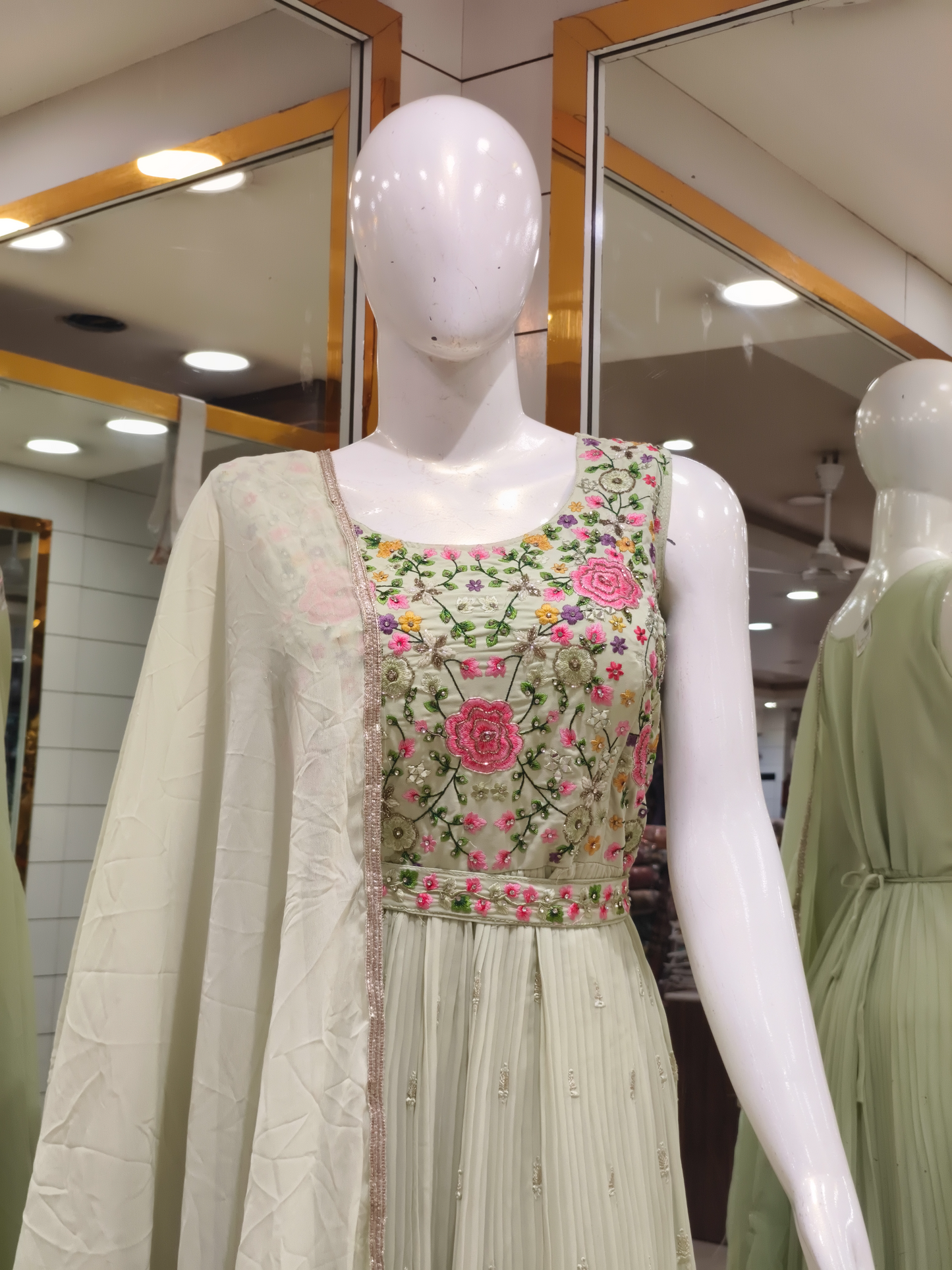 Nyara gown 13/02
