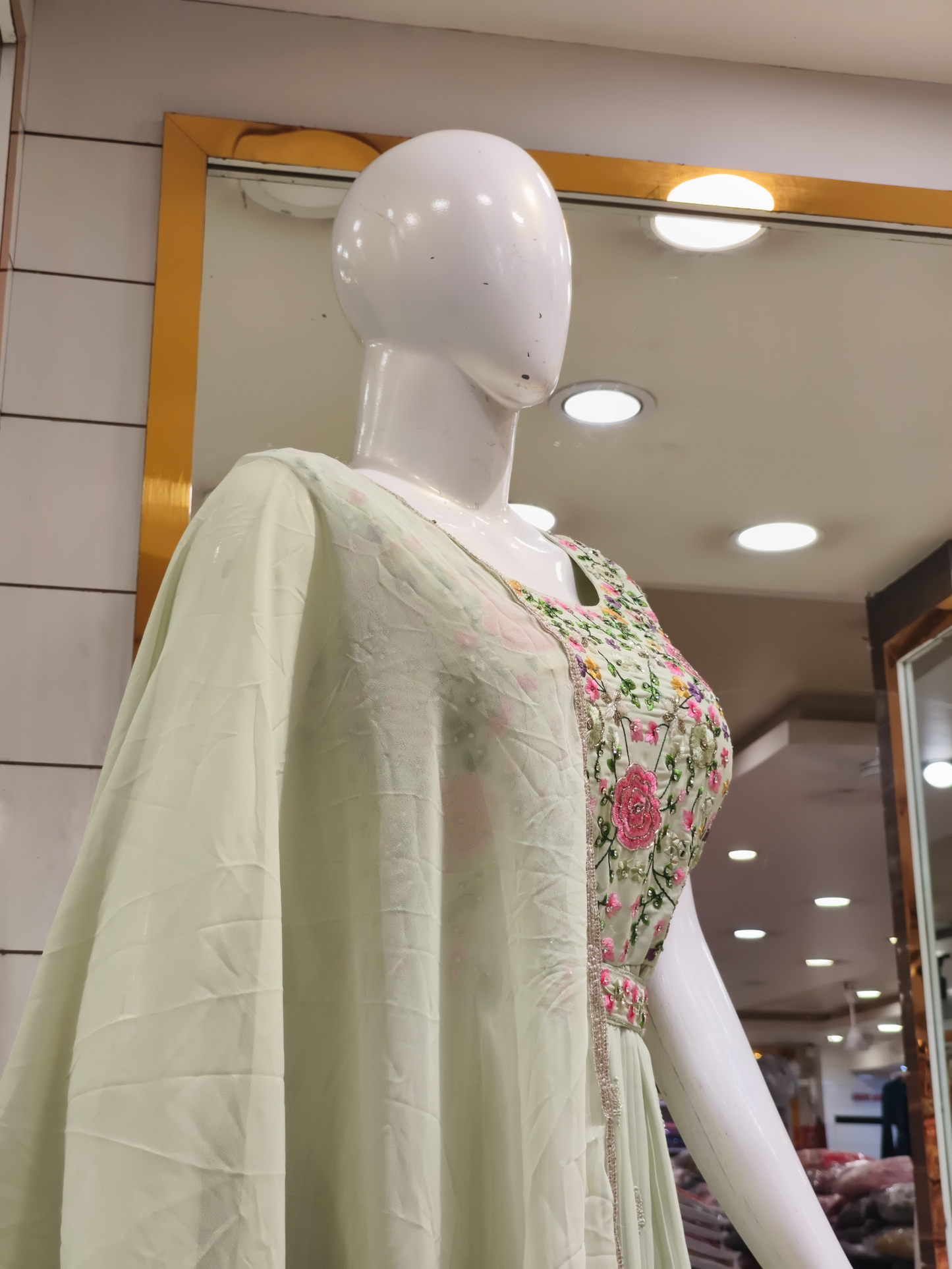 Nyara gown 13/02